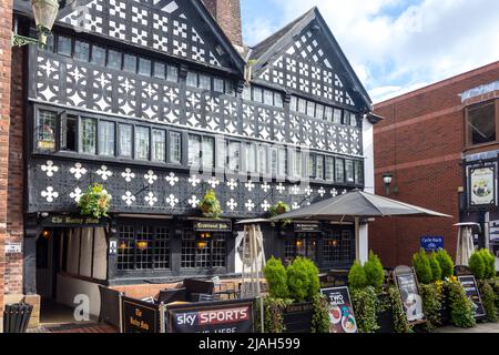 16th ° secolo il Barley Mow Pub, Old Market Place, Warrington, Cheshire, Inghilterra, Regno Unito Foto Stock