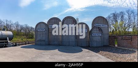 Una foto del monumento commemorativo della storica stazione ferroviaria di Radegast. Foto Stock