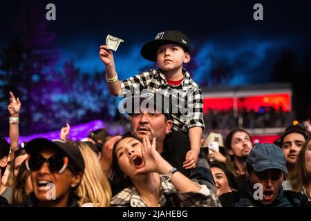 Napa, Stati Uniti. 28th maggio 2022. Folla/atmosfera durante la 2022 BottleRock Napa Valley al Napa Valley Expo il 28 maggio 2022 a Napa, California. Foto: Chris Tuite/imageSPACE/Sipa USA Credit: Sipa USA/Alamy Live News Foto Stock