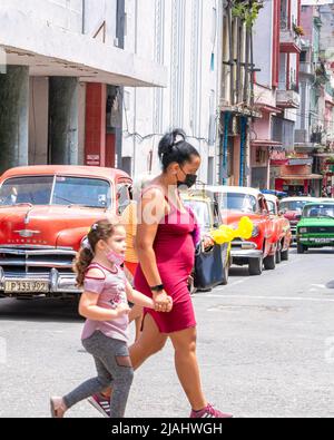 Madre e figlia a Cuba, 2022 Foto Stock