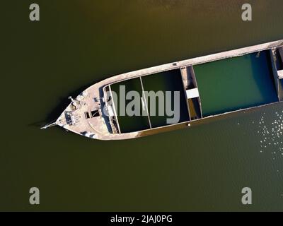 Nave affondata nella seconda guerra mondiale. Gualtieri, Italia. Foto di alta qualità Foto Stock