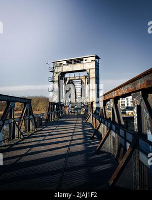 Ponte di risalita a Magdeburg, capitale della Sassonia-Anhalt in Germania Foto Stock