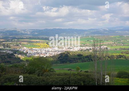 Vista sulla cittadina di Arriate, in Andalusia Spagna Foto Stock