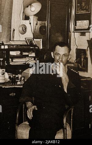 Un ritratto del capitano (che si ritiene sia il nuovo Zealander Horace Stanley Collier) della nave a vela Pamir nella sua cabina (circa 1946). Fu un barque a quattro alberi costruito per la compagnia di navigazione tedesca F. Laeisz a Blohm & Voss cantieri di Amburgo Un famoso Flying P-Liners, fu l'ultima nave commerciale a vela a Capo Horn, nel 1949. Terminò i suoi giorni quando fu affondata durante l'uragano Carrie il 21 settembre 1957 al largo delle Azzorre. Solo 6 sopravvissuti. Foto Stock