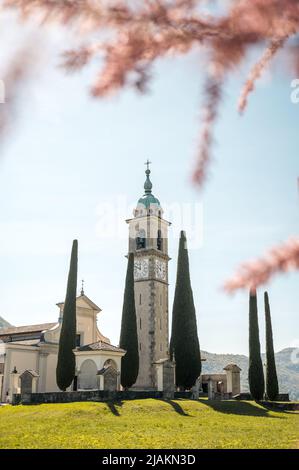 Chiesa Chiesa Parrocchiale di Sant'Abbondio in collina d'Oro in Ticino Foto Stock