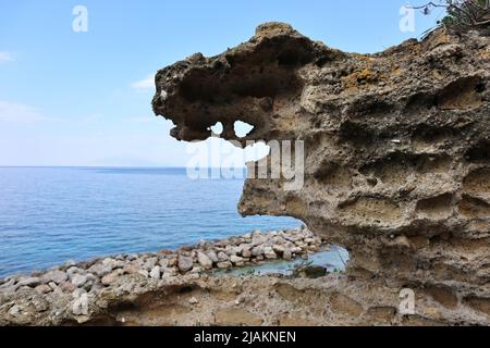 Capri - Scogliera ai bagni di Tiberio Foto Stock