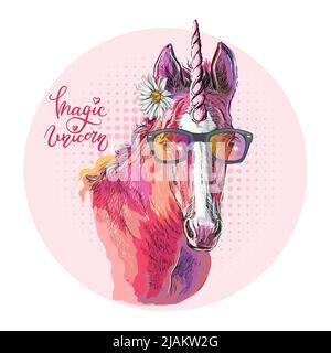 Ritratto di un unicorno rosa alla moda con occhiali. Stampa stile disegnata a mano. Illustrazione vettoriale isolata su sfondo bianco. Per composizione T-shirt Illustrazione Vettoriale