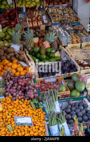 Negozio di alimentari nella città di Corfù, Corfù o Kerkyra, Grecia Foto Stock