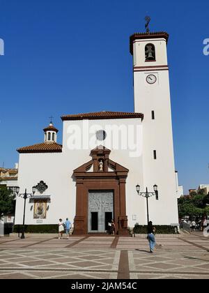 Chiesa Nuestra Señora del Rosario in Plaza de la Constitucion. Fuengirola, provincia di Malaga, Spagna. Foto Stock
