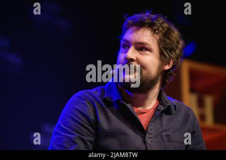 Hay-on-Wye, Galles, Regno Unito. 31th maggio 2022. 169 - Patrick Barkham parla con Dan Richards al Festival di Hay 2022, Galles. Credit: Sam Hardwick/Alamy. Foto Stock