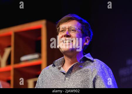 Hay-on-Wye, Galles, Regno Unito. 31th maggio 2022. 169 - Patrick Barkham parla con Dan Richards al Festival di Hay 2022, Galles. Credit: Sam Hardwick/Alamy. Foto Stock