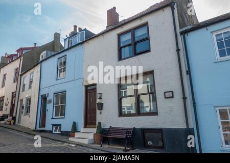 Captain Cook's Cottage su Staithes Lane a Staithes, un villaggio sul mare nel North Yorkshire, Regno Unito. Foto Stock