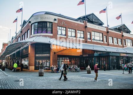 Fulton Market su Fulton Street, quartiere finanziario, Manhattan, New York City Foto Stock