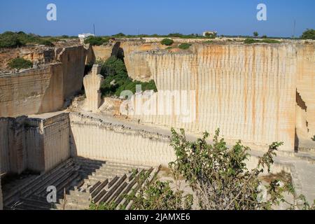 Lithica - s'hostal. Cava di arenaria con labirinto Foto Stock