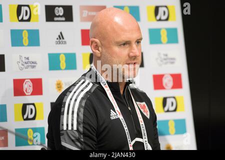 Wroclaw, Polonia. 31st maggio 2022. Wroclaw, Polonia, 31st maggio 2022. Conferenza stampa prima della partita del gruppo UEFA Nations League A4 tra Polonia e Galles alla Tarczynski Arena di Wroclaw, Polonia nella foto: Wales National football team manager Robert Page Credit: Piotr Zajac/Alamy Live News Foto Stock