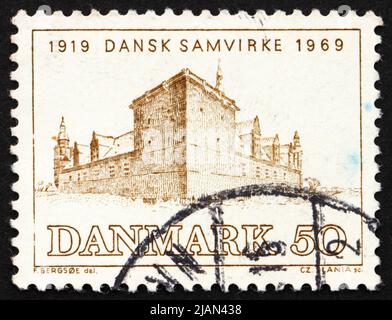 DANIMARCA - CIRCA 1969: Un francobollo stampato in Danimarca mostra il Castello di Kronborg, patrimonio mondiale dell'UNESCO, circa 1969 Foto Stock