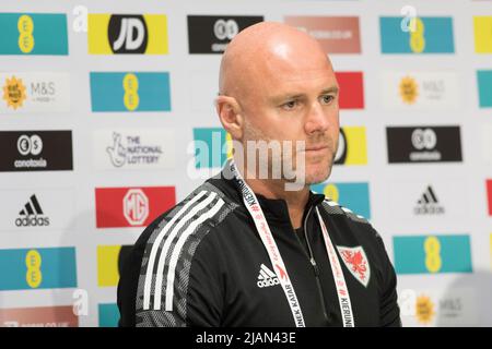 Wroclaw, Polonia. 31st maggio 2022. Wroclaw, Polonia, 31st maggio 2022. Conferenza stampa prima della partita del gruppo UEFA Nations League A4 tra Polonia e Galles alla Tarczynski Arena di Wroclaw, Polonia nella foto: Wales National football team manager Robert Page Credit: Piotr Zajac/Alamy Live News Foto Stock