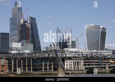 Il volto e lo skyline sempre mutevoli di Londra Foto Stock