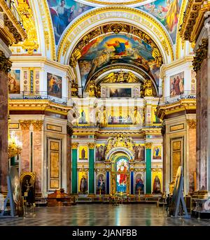 L'interno della Cattedrale di San Isacco a San Pietroburgo Foto Stock