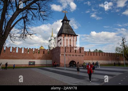 Tula, Russia. 28th maggio, 2022.Torre della porta di Pyatnitsky del Cremlino di Tula nel centro della città di Tula, Russia Foto Stock