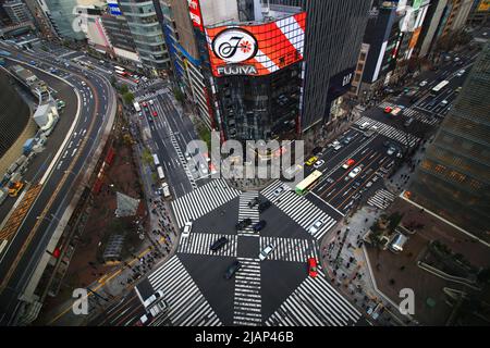 Tokyo Streets 'Ginza Sukiyabashi Crossing' Foto Stock