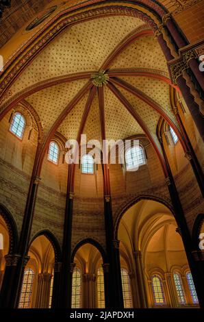 L'architettura del soffitto interno del Priorato di Saint-Martin-des-Champs, parte del MusŽe des Arts et MŽtiers a Parigi, Francia Foto Stock