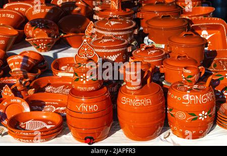 Portogallo tradizionale ceramica rossa Foto Stock