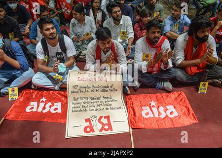 Delhi, India. 31st maggio 2022. Studenti e membri DI AISA in un Parlamento studentesco organizzato dalla All India Students Association (AISA) a Jantar Mantar contro la Politica Nazionale di Educazione (NEP 2020) che è stato introdotto dal governo centrale. (Foto di Kabir Jhangiani/Pacific Press) Credit: Pacific Press Media Production Corp./Alamy Live News Foto Stock