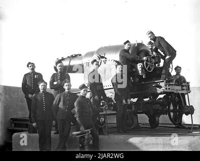 Fotografia della pistola e dell'equipaggio RML da 9 pollici a Fort Scratchley, Newcastle, NSW ca. 1880s Foto Stock