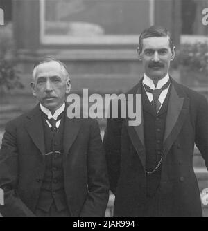 Billy Hughes, primo Ministro dell'Australia, con Neville Chamberlain, sindaco di Birmingham (e futuro primo Ministro del Regno Unito) ca. Maggio 1916 Foto Stock