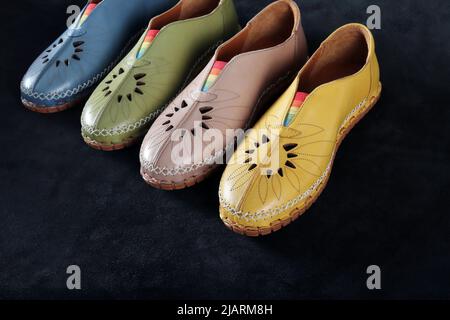 scarpe donna in vari colori Foto Stock