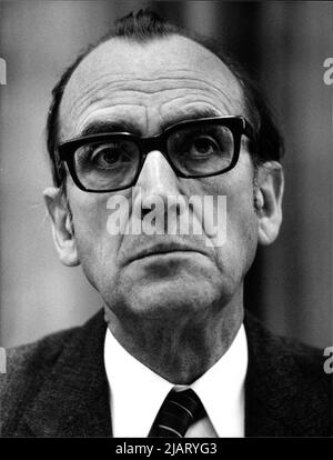 Die Aufnahme zeigt den Vorsitzenden des Sachverständigenrats Hans-Karl Schneider. Foto Stock