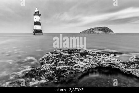 Faro di Penmon, Anglesey, Galles Foto Stock