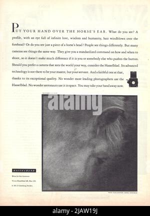 Hasselblad fotocamere carta d'epoca pubblicità Hasselblad Magazine advert 1970s 1980s Foto Stock