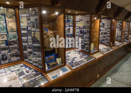 Vista generale di alcune esposizioni nel museo a tema di storia moderna di Eden Camp vicino a Malton, North Yorkshire, Inghilterra. Foto Stock