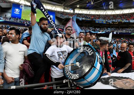 Londra, Francia. 01st giugno 2022. Tifosi dell'Argentina prima della partita di calcio del Trofeo Finalissima 2022 tra Italia e Argentina allo stadio Wembley di Londra, Inghilterra, 1st giugno 2022. Foto Andrea Staccioli/Insidefoto Credit: Ininsidefoto srl/Alamy Live News Foto Stock