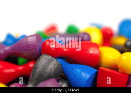 Un sacco di pezzi colorati per giochi da tavolo Foto Stock