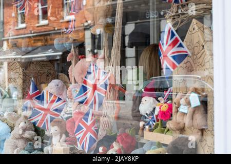 Vetrata decorata per Queen's Platinum Jubilee UK Foto Stock