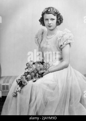 Un nuovo ritratto di:- principessa Alexandra -- figlia di S.R.H. il duca ritardato di Kent e di S.R.H. la duchessa di Kent. La Principessa Alexandra è nata il 25th dicembre 1936. Dicembre 20, 1946. (Foto di Harris's Picture Agency) Foto Stock