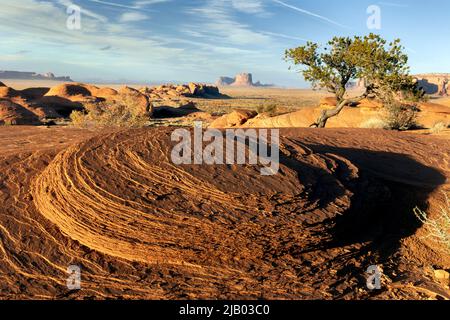 AZ00432-00....ARIZONA - buttes arenaria nella Monument Valley Navajo Tribal Park. Foto Stock