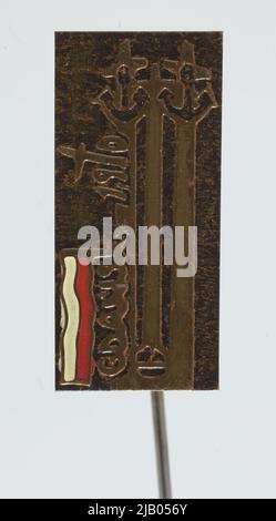 Distintivo patriottico con l'immagine del monumento ai lavoratori caduti cantiere nel 1970 in Gdańsk etichetta sconosciuta Foto Stock