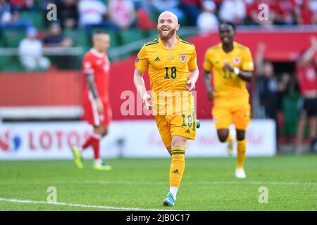 Wroclaw. 1st giugno 2022. Jonny Williams of Wales festeggia il raggiungimento di un gol durante la partita della UEFA Nations League A Group 4 tra Polonia e Galles alla Tarczynski Arena di Breslavia, Polonia, il 1 giugno 2022. Credit: Lukasz Sobala/Xinhua/Alamy Live News Foto Stock