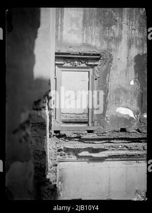 Castello di Nowy Wiśnicz Lubomirski, finestra cornice sconosciuta Foto Stock