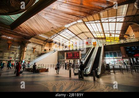 Stazione ferroviaria di Ramses al Cairo, Egitto - 10 marzo 2017 veduta interna della stazione ferroviaria di Ramses al Cairo, Egitto Foto Stock