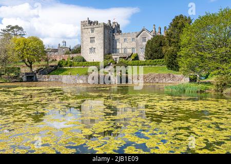 Il lago a Sizergh Castle nel Lake District inglese vicino a Kendal, Cumbria, Inghilterra Regno Unito Foto Stock