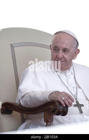 Città del Vaticano, Vaticano. 01 giugno 2022. Papa Francesco durante l'udienza generale settimanale in Piazza San Pietro in Vaticano. Credit: Maria Grazia Picciarella/Alamy Live News Foto Stock