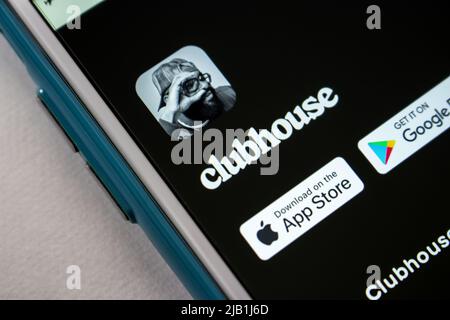 Kumamoto, GIAPPONE - Luglio 22 2021 : Audio conversazione servizio icona Clubhouse app con nuovo logo sul suo sito web. Foto Stock