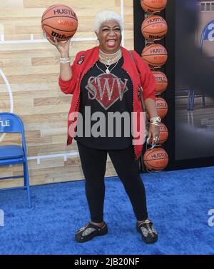 Los Angeles, Stati Uniti. 01st giugno 2022. Luenell arriva al Netflix's HUSTLE Los Angeles Premiere tenuto al Regency Village Theatre di Westwood, California, mercoledì 1 giugno 2022. (Foto di Sthanlee B. Mirador/Sipa USA) Credit: Sipa USA/Alamy Live News Foto Stock