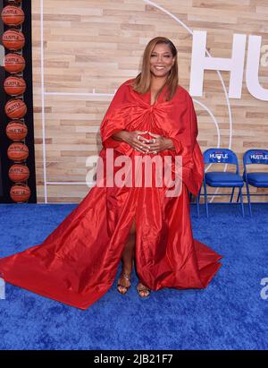 WESTWOOD, CA - 01 GIUGNO: La regina Latifah partecipa al 'Hustle' World Premiere di Netflix al Regency Village Theatre il 01 giugno 2022 a Los Angeles, California. Credit: Jeffrey Mayer/JTMPhotos/MediaPunch Foto Stock