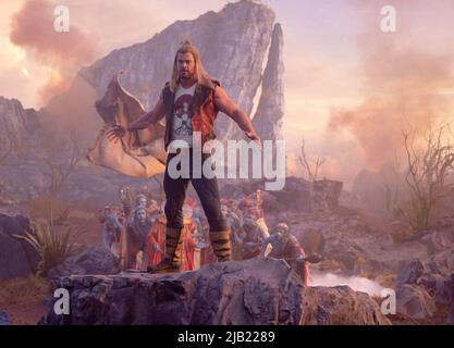CHRIS HEMSWORTH in THOR: LOVE AND THUNDER (2022), diretto da TAIKA WAITITI. Credit: MARVEL STUDIOS/WALT DISNEY PICTURES / Album Foto Stock